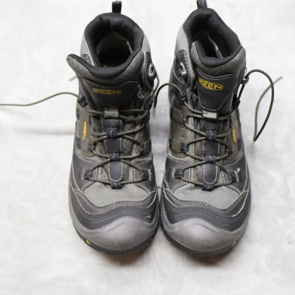 Keen couple blemish